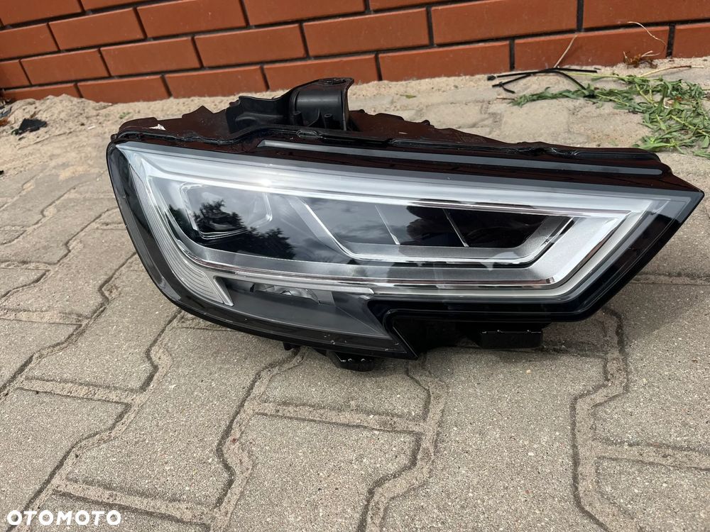 LAMPA AUDI A3  8V0941036 2016- MATRIX IDEALNA - 1