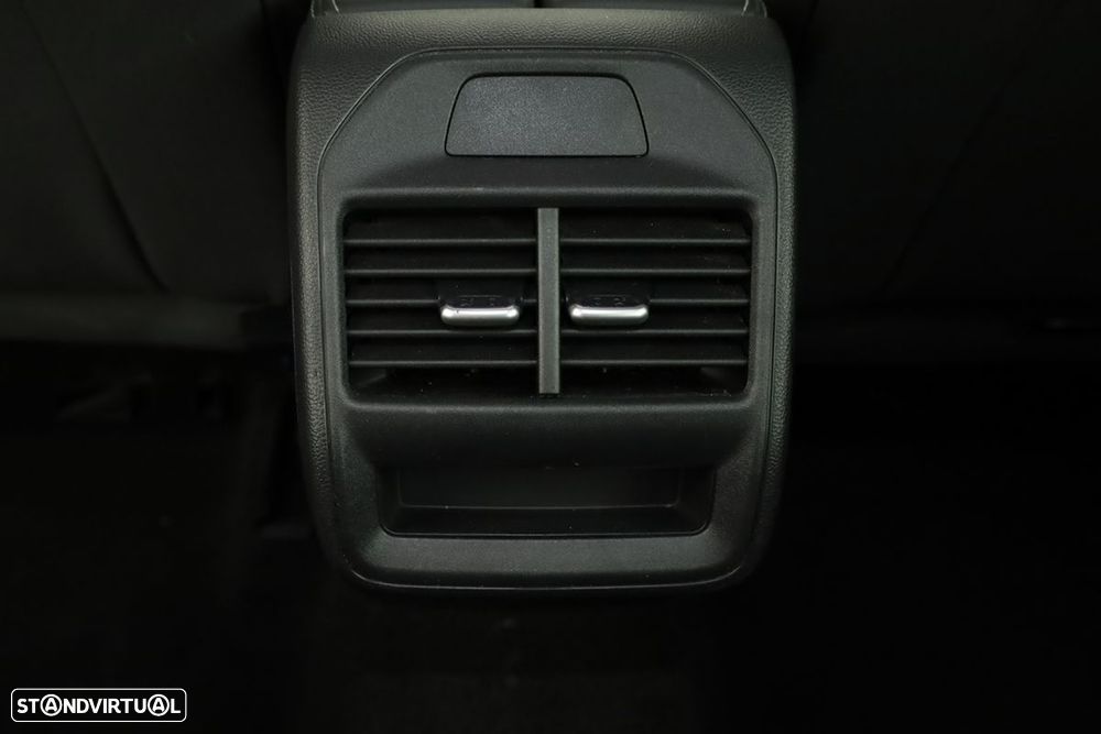 VW Passat Variant 1.5 TSI eHybrid DSG - 22
