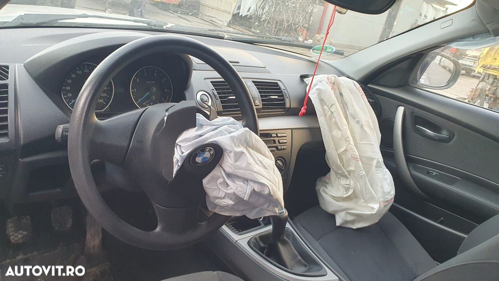 Usa Fata Spate Stanga Dreapta BMW Seria 1 2011 Hatchback Alb - 6