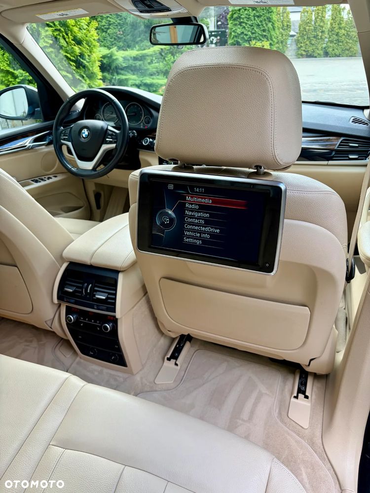 BMW X5 xDrive35i Edition Exclusive - 24