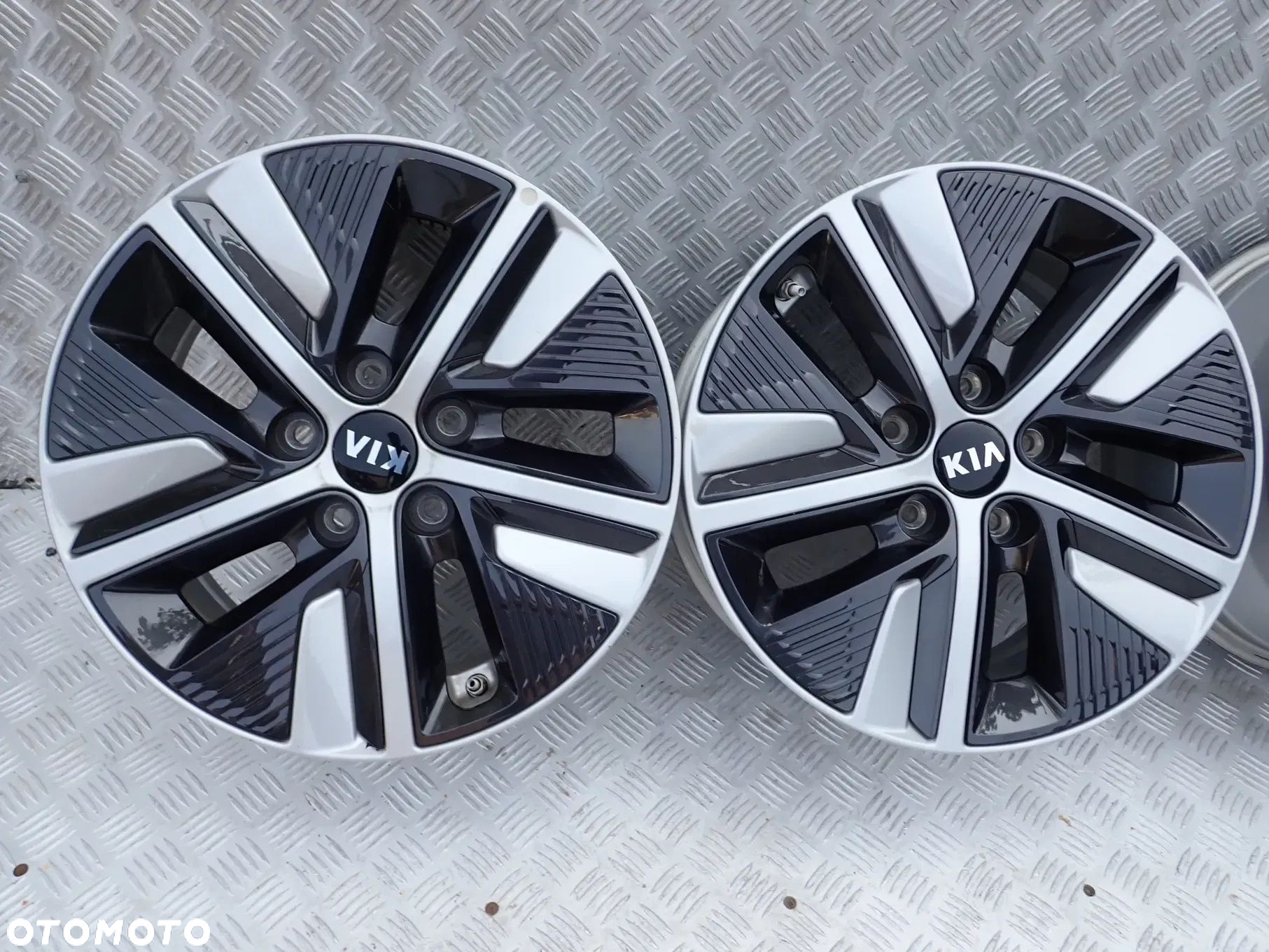 FELGI ALUMINIOWE KIA NIRO 6,5JX16 ET 45 5X114,3 52910-G5500 - 3