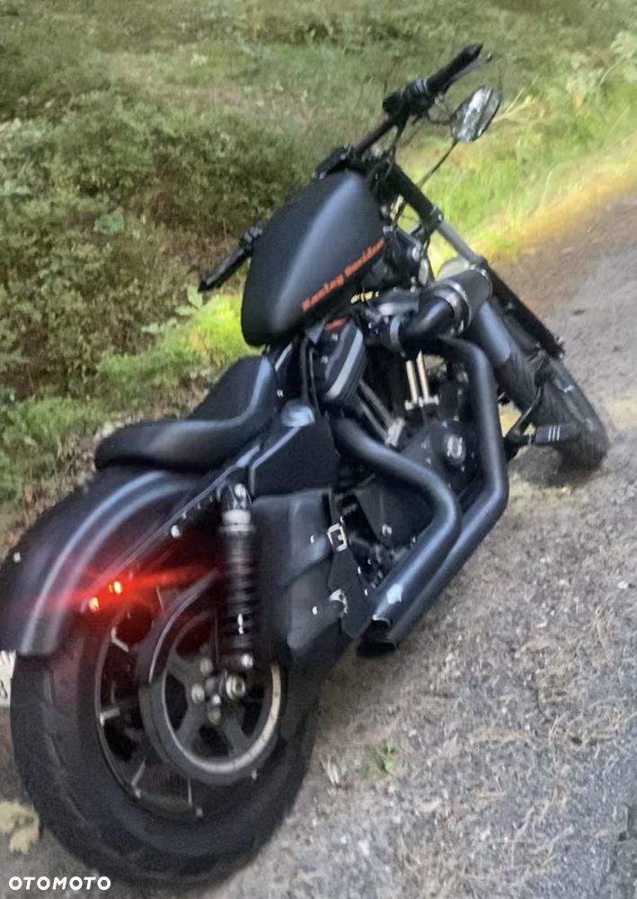 Harley-Davidson Sportster Iron 883 - 1