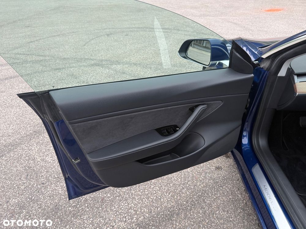 Tesla Model 3 - 15