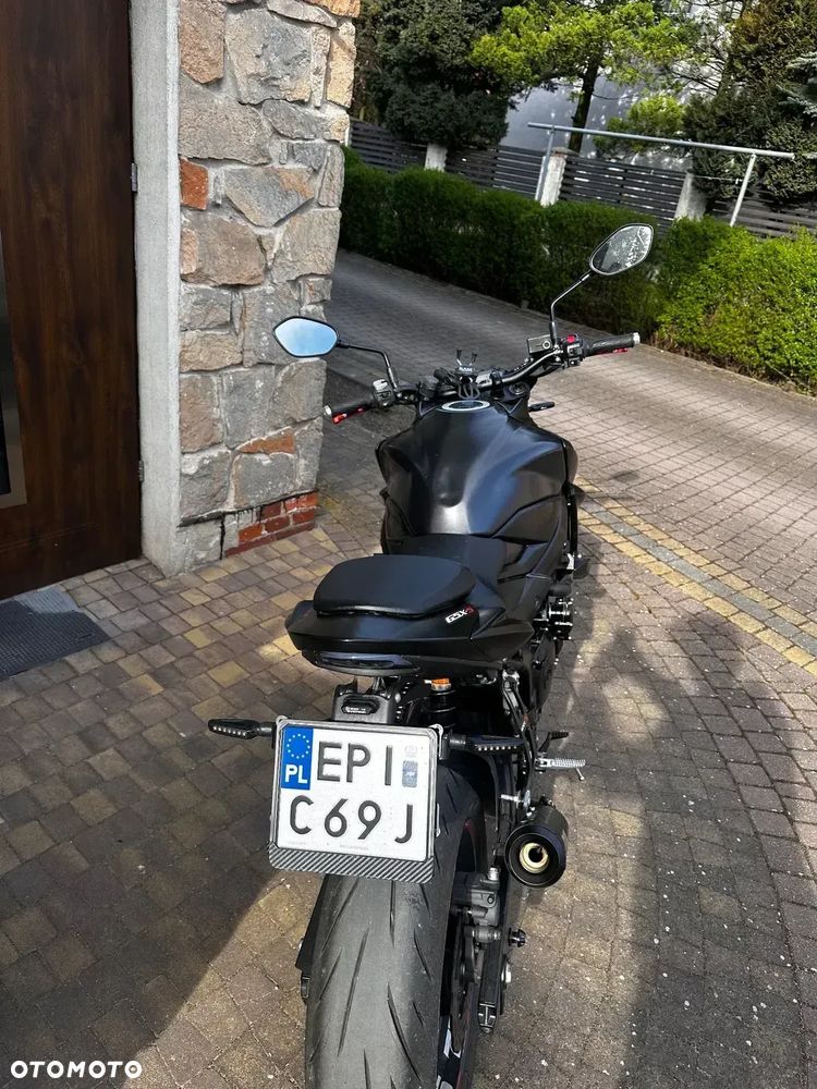 Suzuki GSX - 10