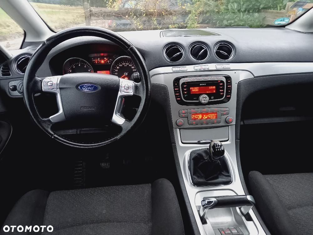 Ford S-Max 2.0 Ambiente - 32