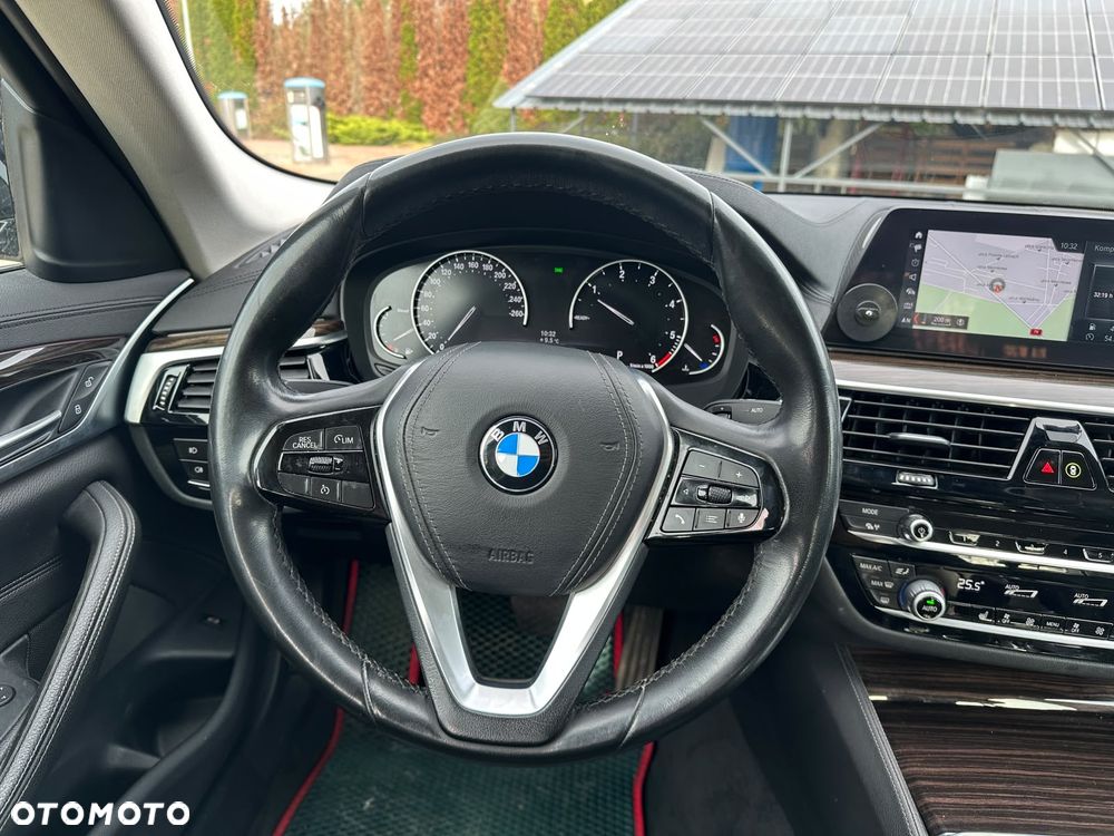 BMW Seria 5 520d xDrive Luxury Line - 35
