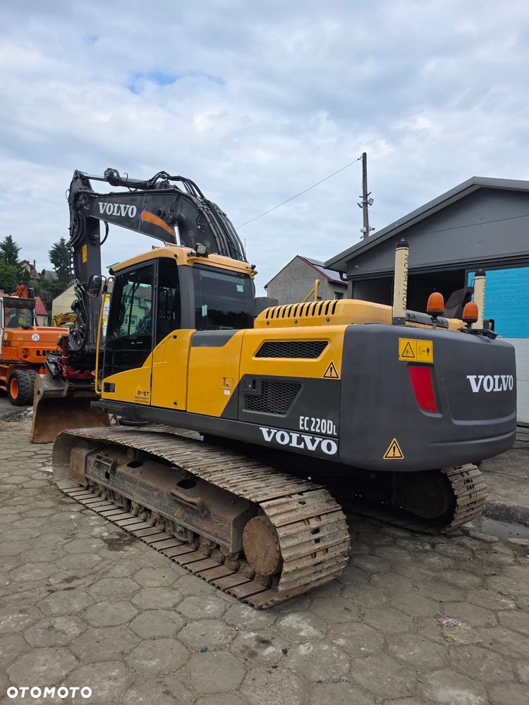 Volvo EC220 DL - 2