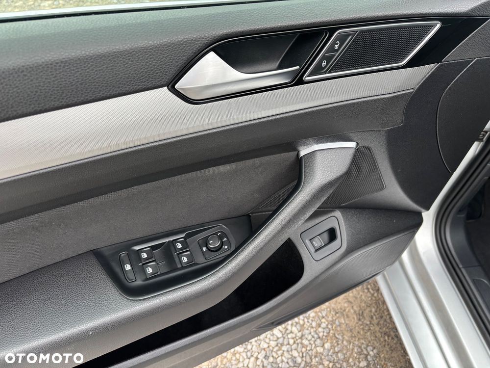 Volkswagen Passat - 8