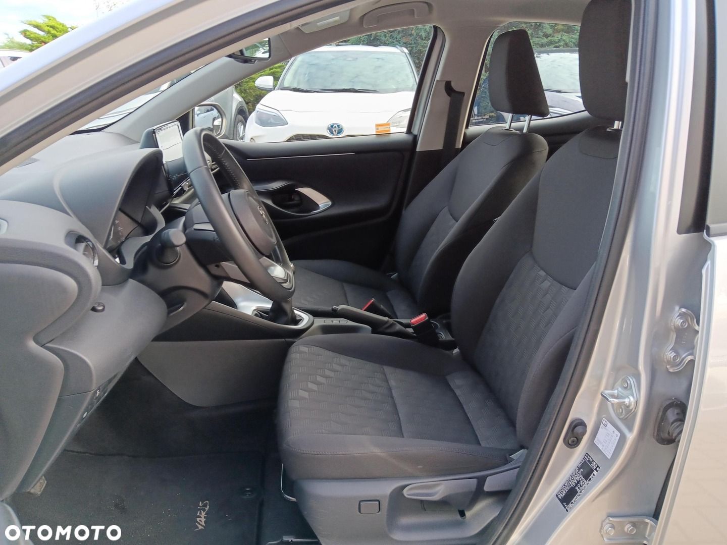 Toyota Yaris 1.5 Comfort - 12