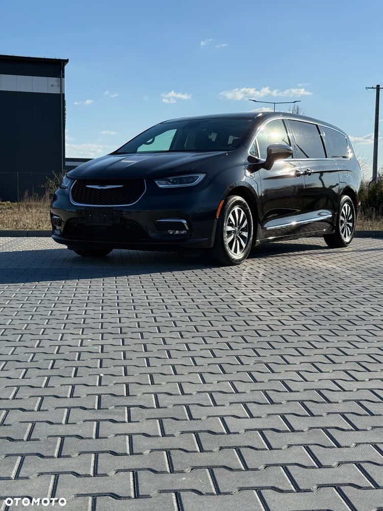Chrysler Pacifica - 1