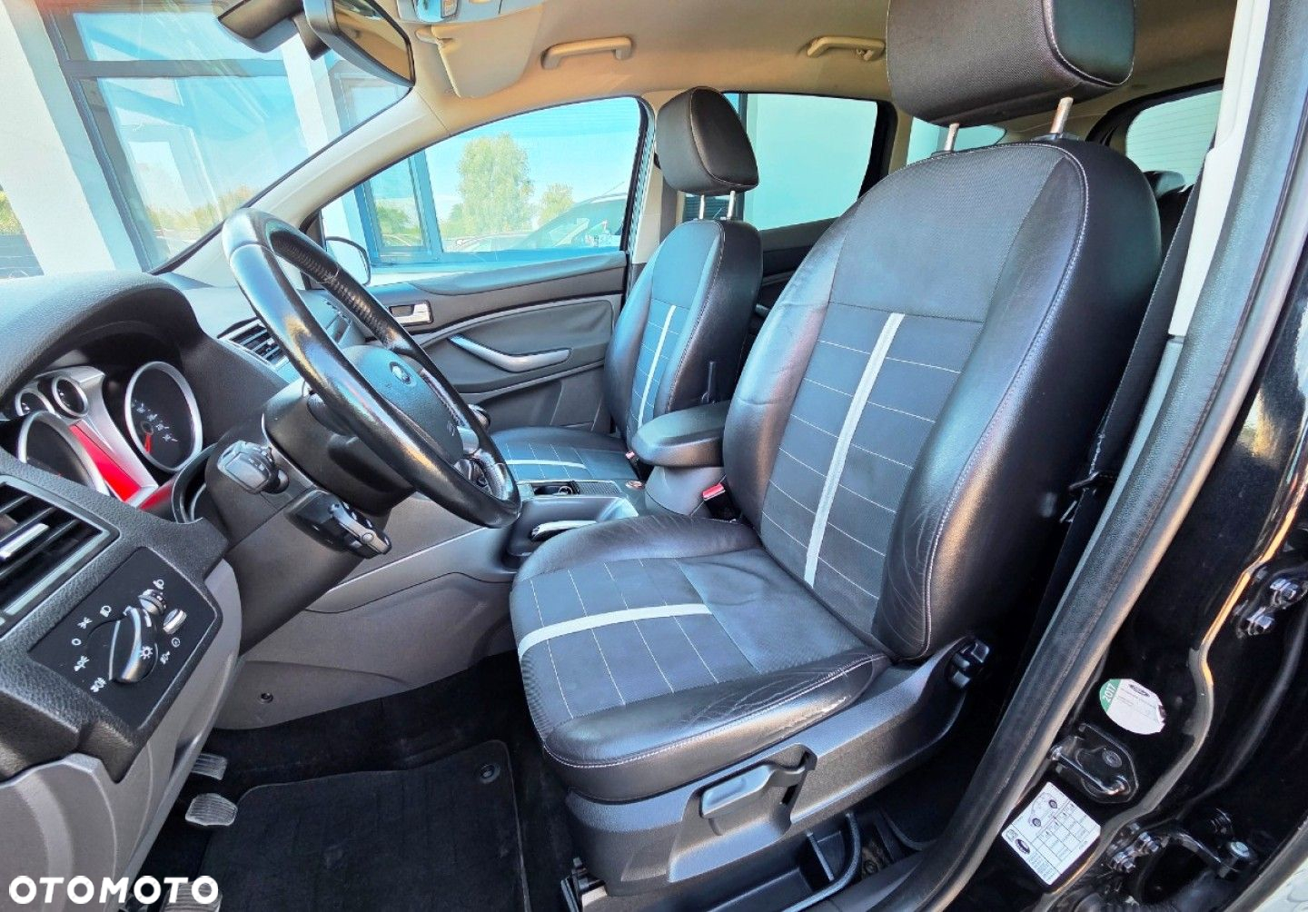 Ford Kuga - 11