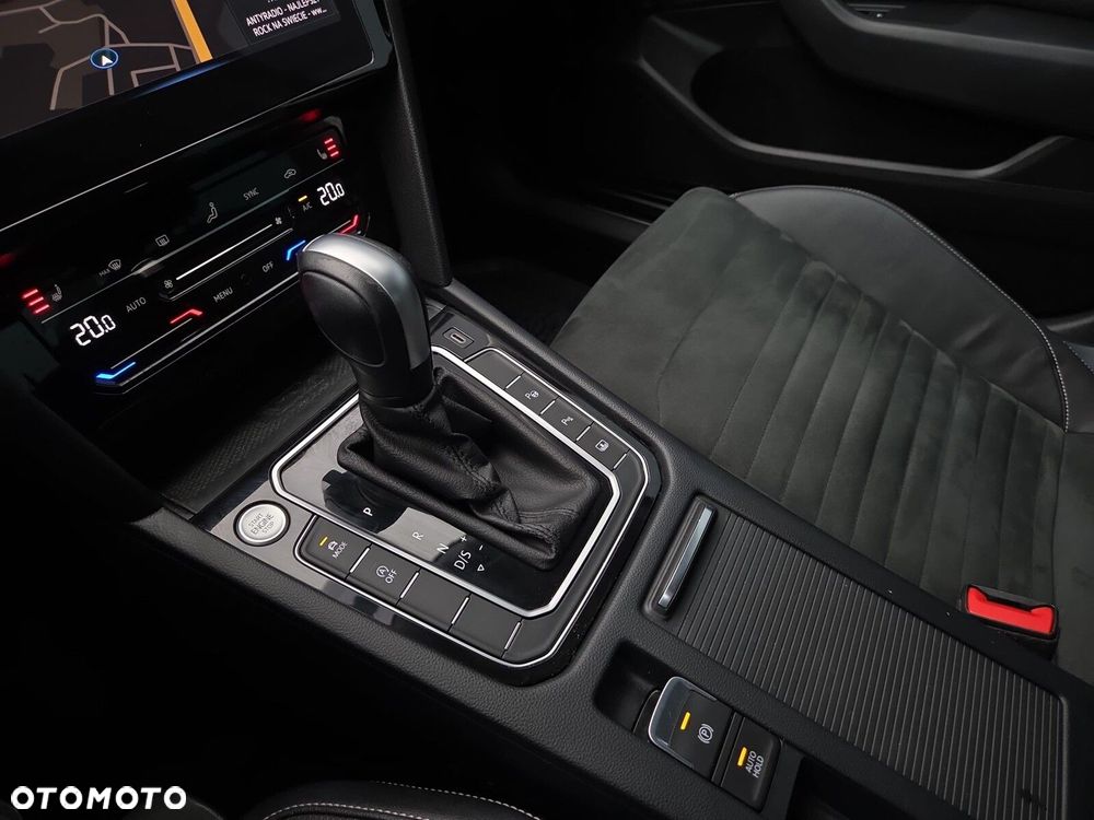 Volkswagen Passat - 14