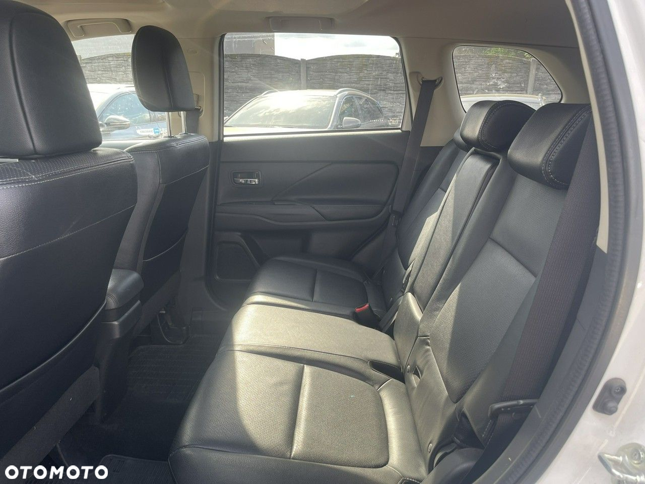 Mitsubishi Outlander 2.2 DI-D 4WD Automatik Intense - 10