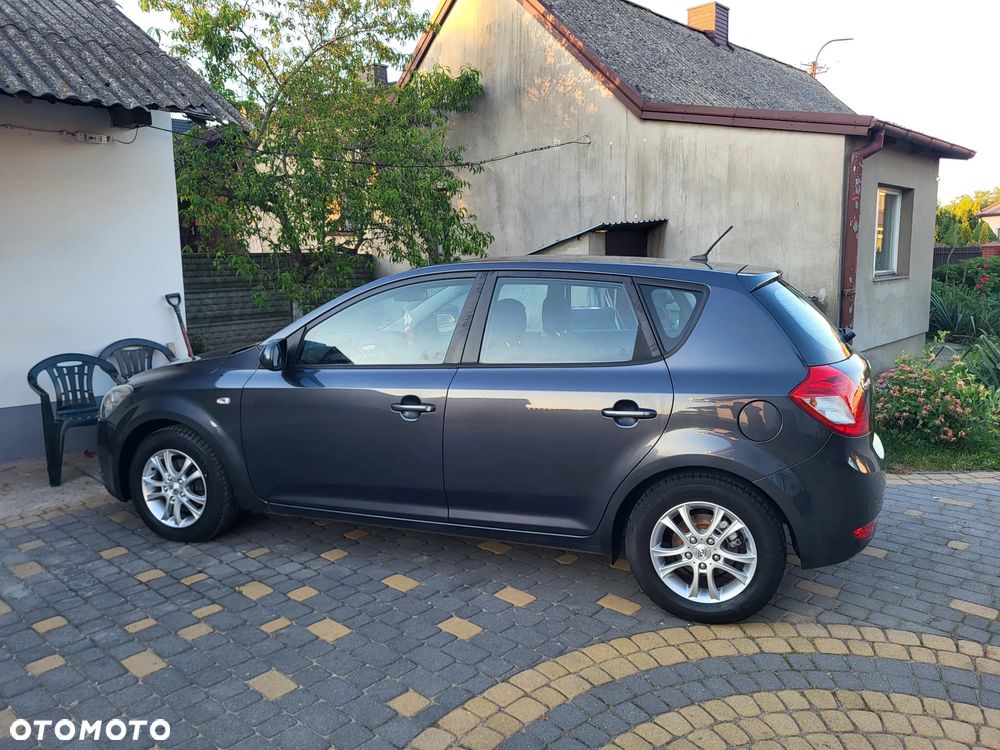 Kia Ceed 1.4 Comfort + - 23