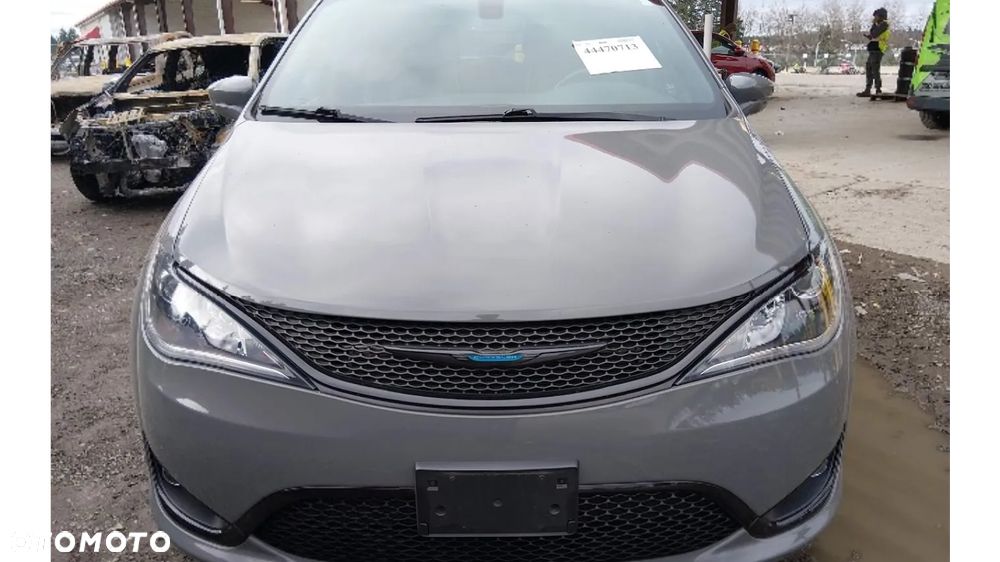 Chrysler Pacifica - 3