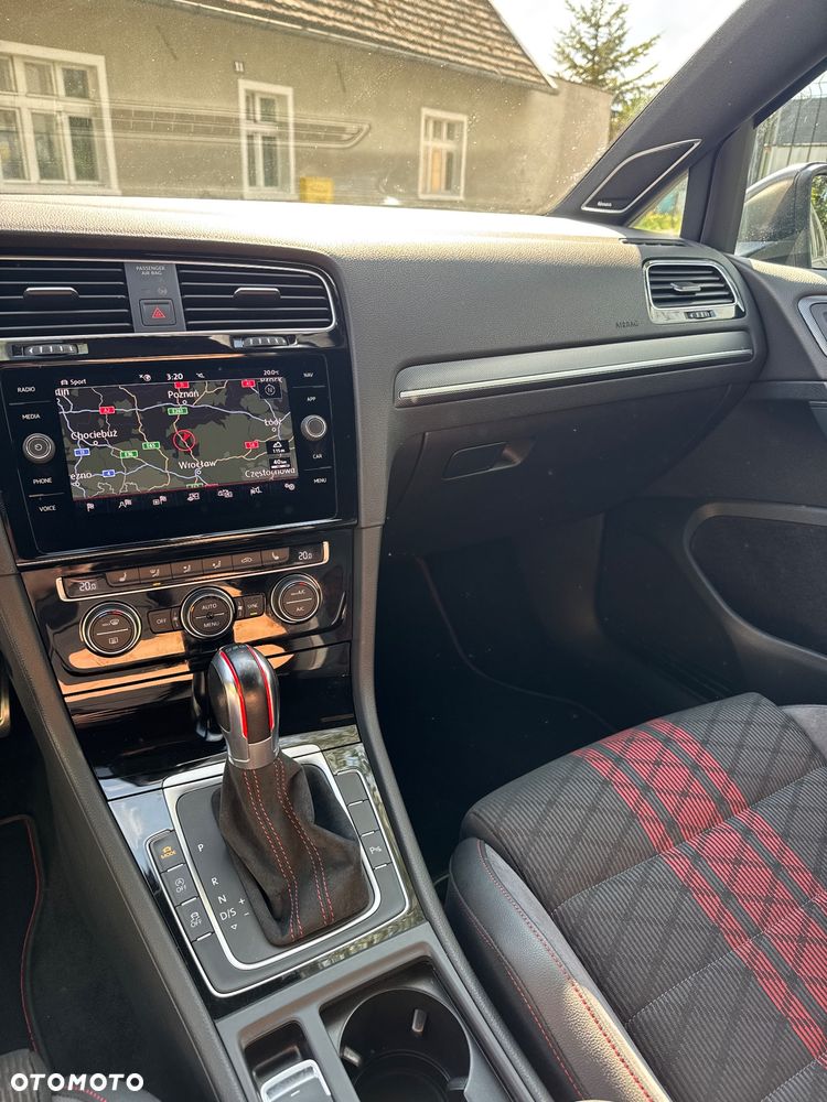 Volkswagen Golf GTI TCR 2.0 TSI OPF DSG - 22