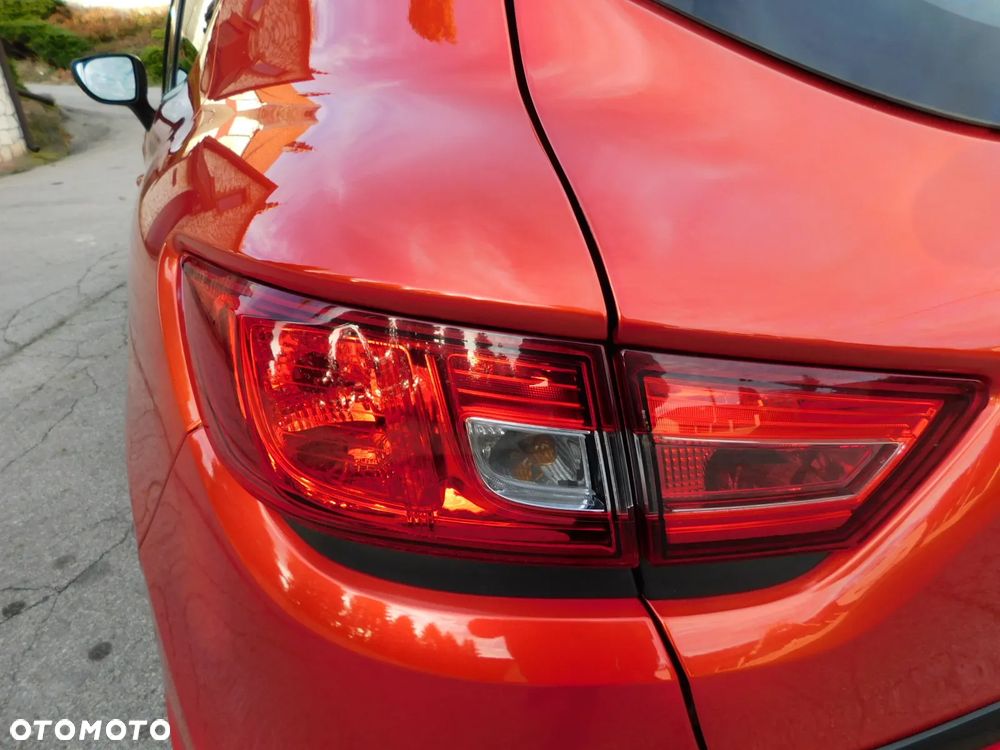 Renault Clio 1.2 16V 75 LIMITED - 10