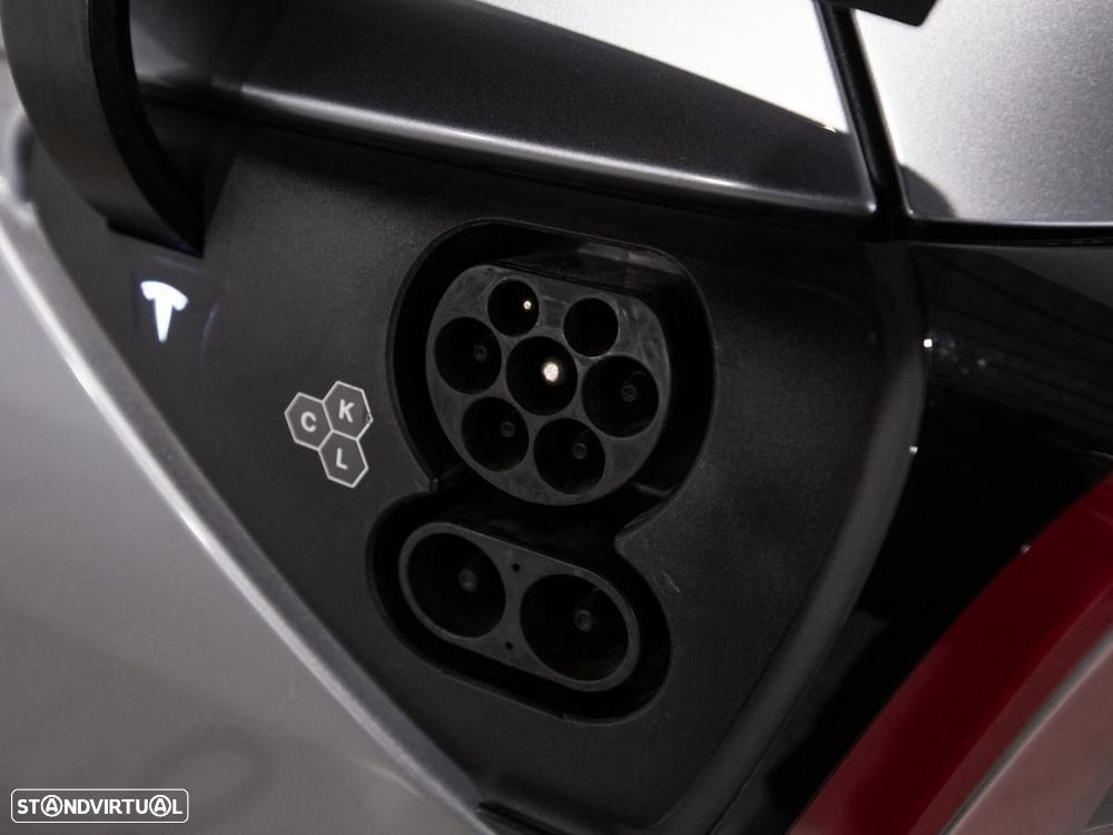 Tesla Model Y Long Range Dual Motor AWD - 14