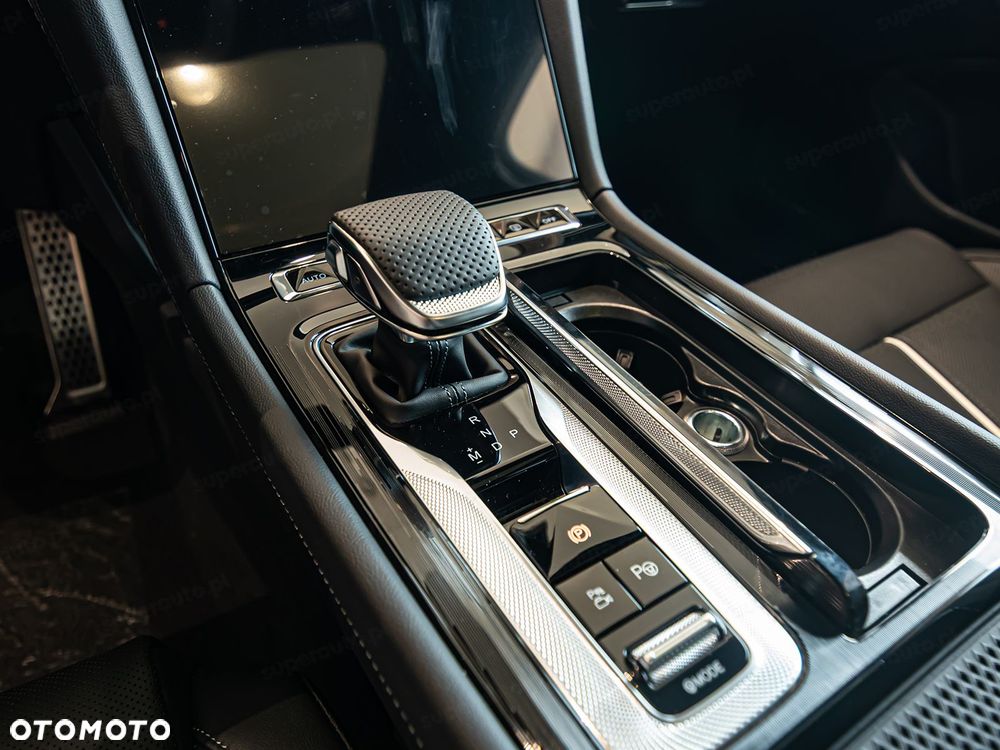 Hongqi H6 2.0T Deluxe - 12