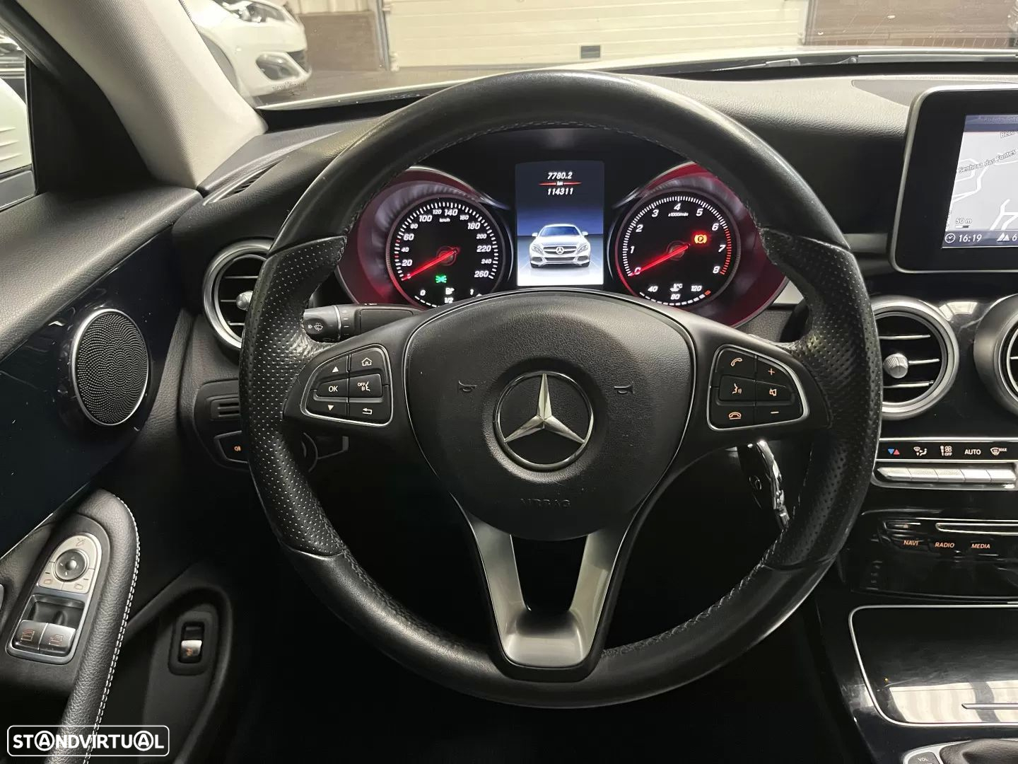 Mercedes-Benz C 180 Standard - 32