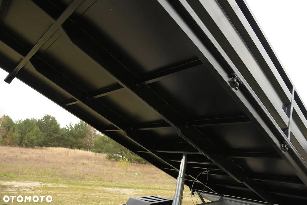 Iveco DAILY//70C17// 3.0 170 KM- podwójne tylne koła// WYWROTKA 3-stronna// Rozstaw osi 410 cm// SALON POLSKA//BEZWYPADKOWY// I WŁAŚCICIEL - 28