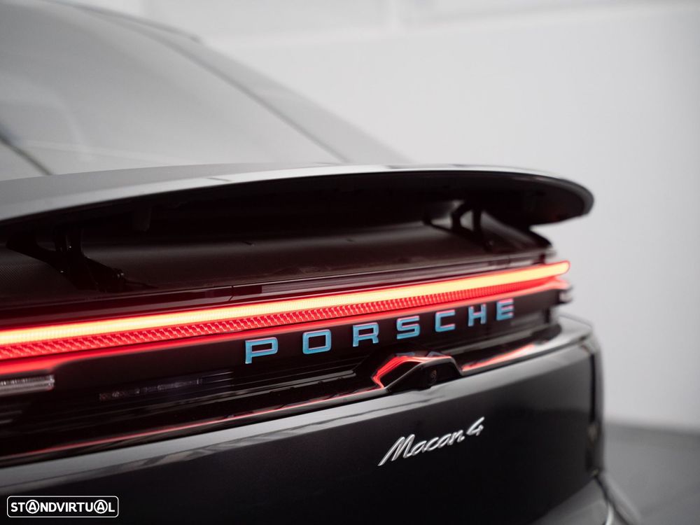 Porsche Macan Electric 4 - 13