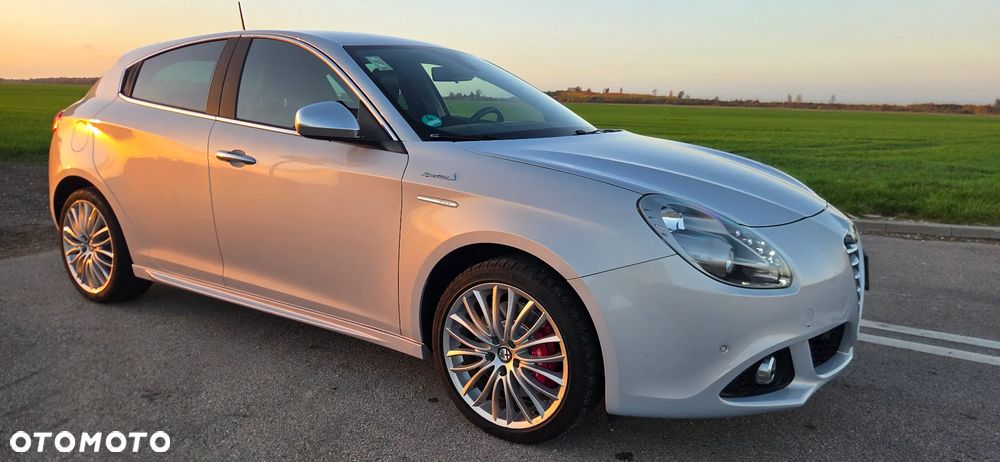 Alfa Romeo Giulietta 2014 photo 2