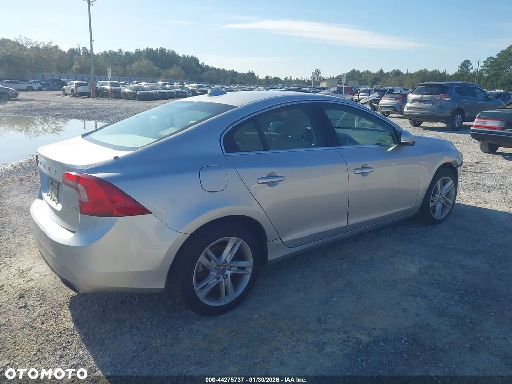Volvo S60 - 4