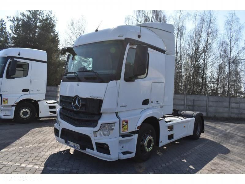 Mercedes-Benz Actros - 3