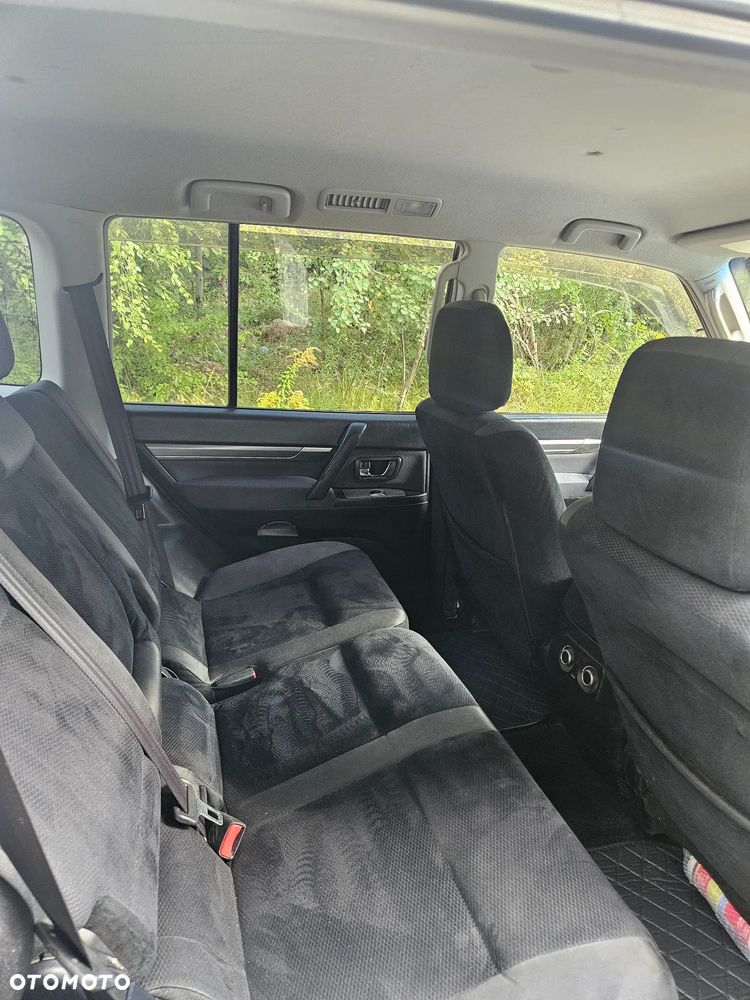 Mitsubishi Pajero - 5