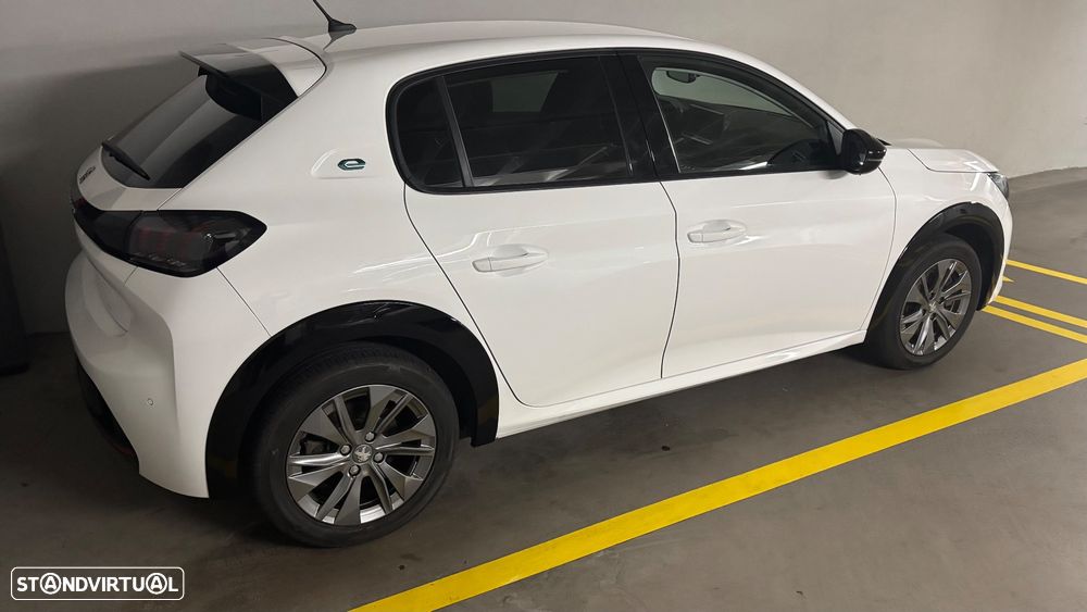 Peugeot e-208 Allure Pack - 6