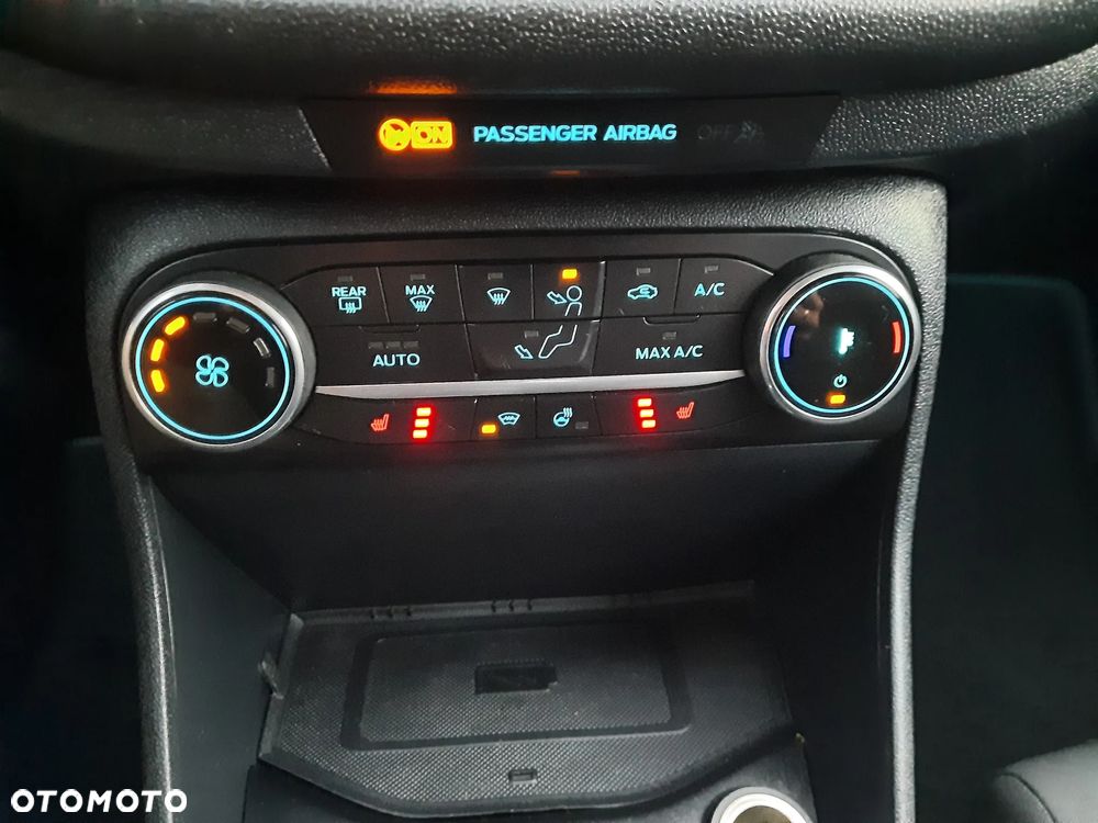 Ford Fiesta 1.0 EcoBoost S&S TITANIUM X - 17