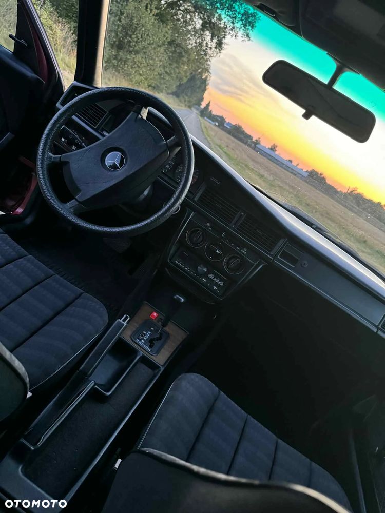 Mercedes-Benz W201 (190) - 7
