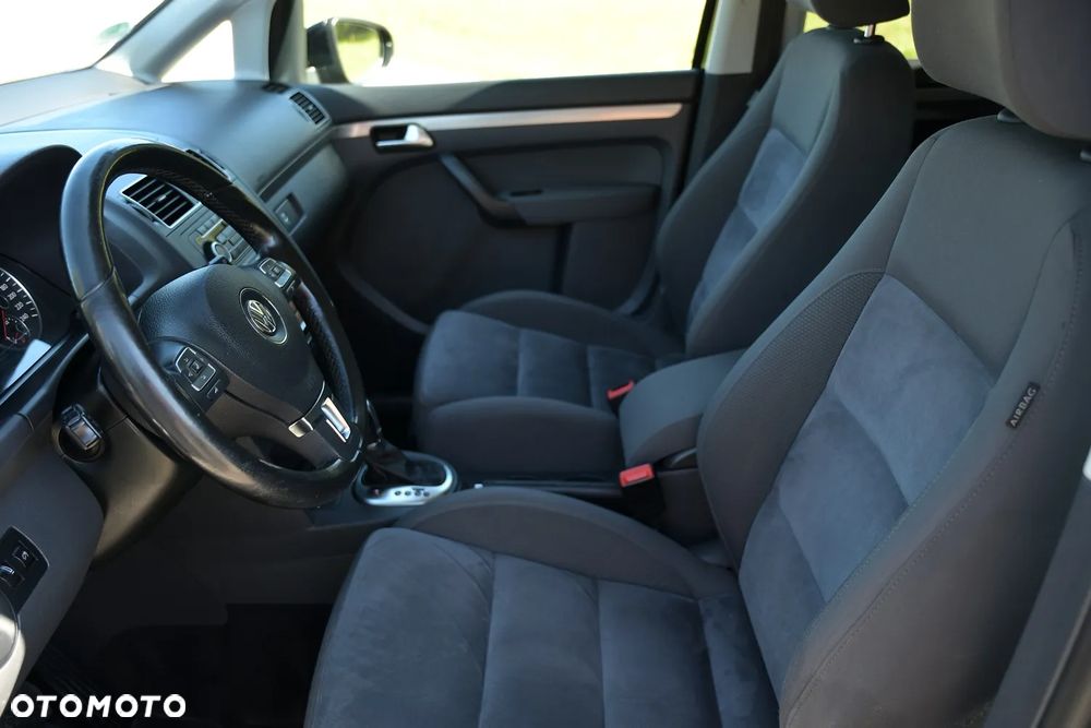 Volkswagen Touran 2.0 TDI DPF Highline DSG - 24