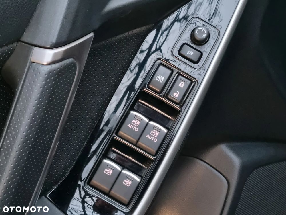 Subaru Forester 2.0 XT Platinum Lineartronic - 26