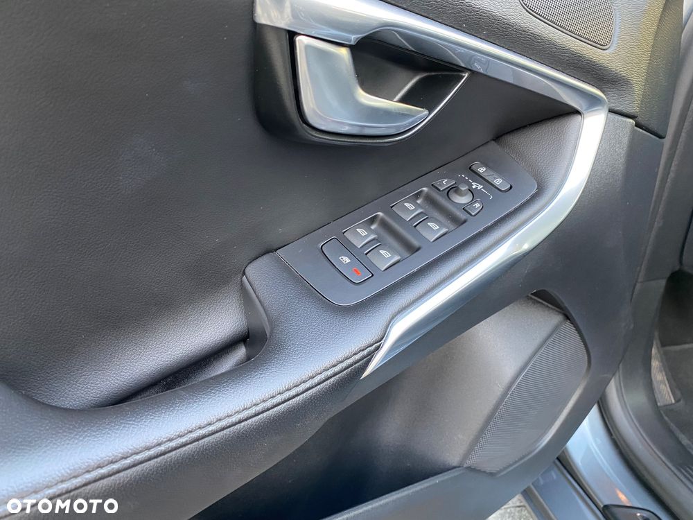 Volvo V40 D2 Momentum - 11