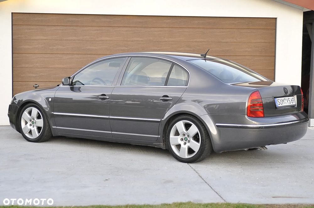 Skoda Superb 1.8 Turbo Elegance - 17