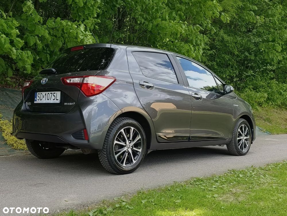 Toyota Yaris Hybrid 100 Premium - 37