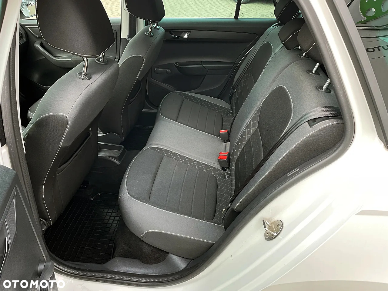 Skoda Fabia 1.0 TSI Ambition DSG - 8