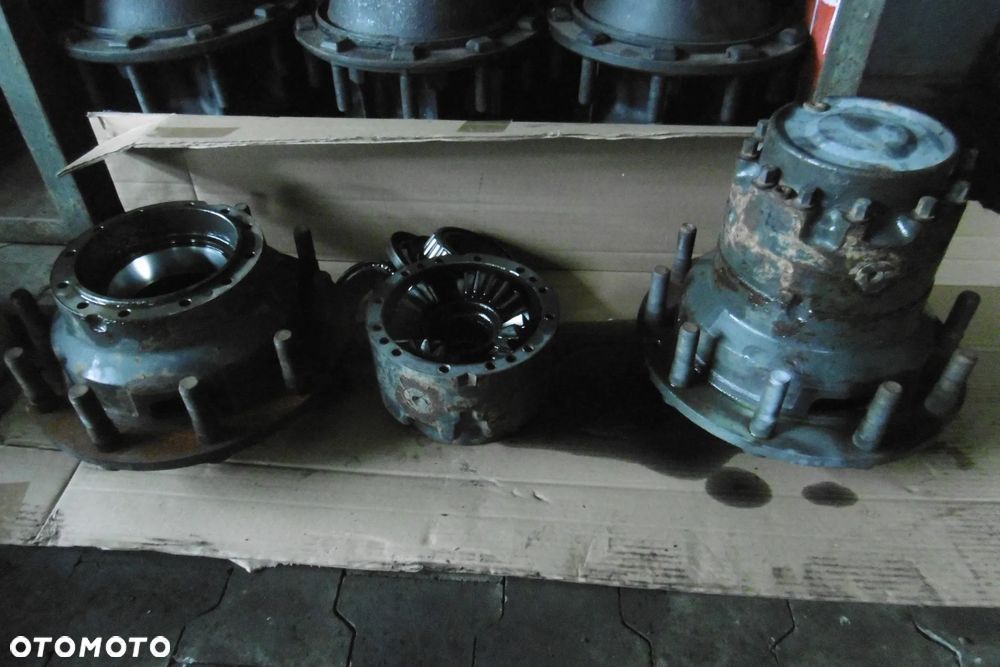 Zwolnica Tył Renault Kerax 6x4 8x4 - 1