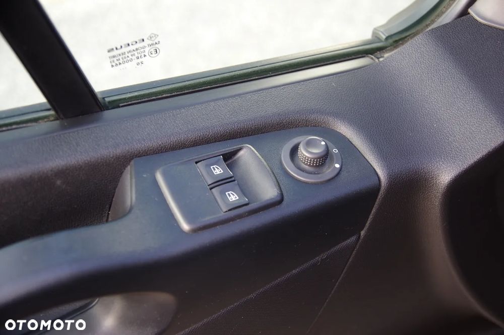 Renault Trafic 2.0 dCi - 21