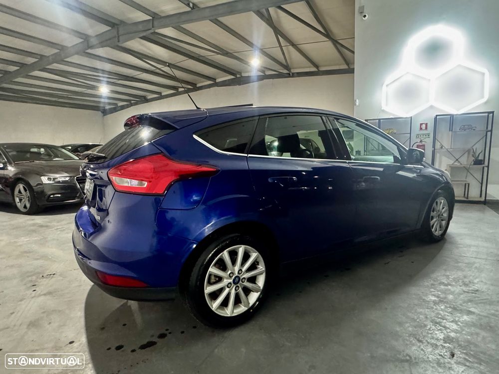 Ford Focus 1.0 EcoBoost S&S TITANIUM - 11