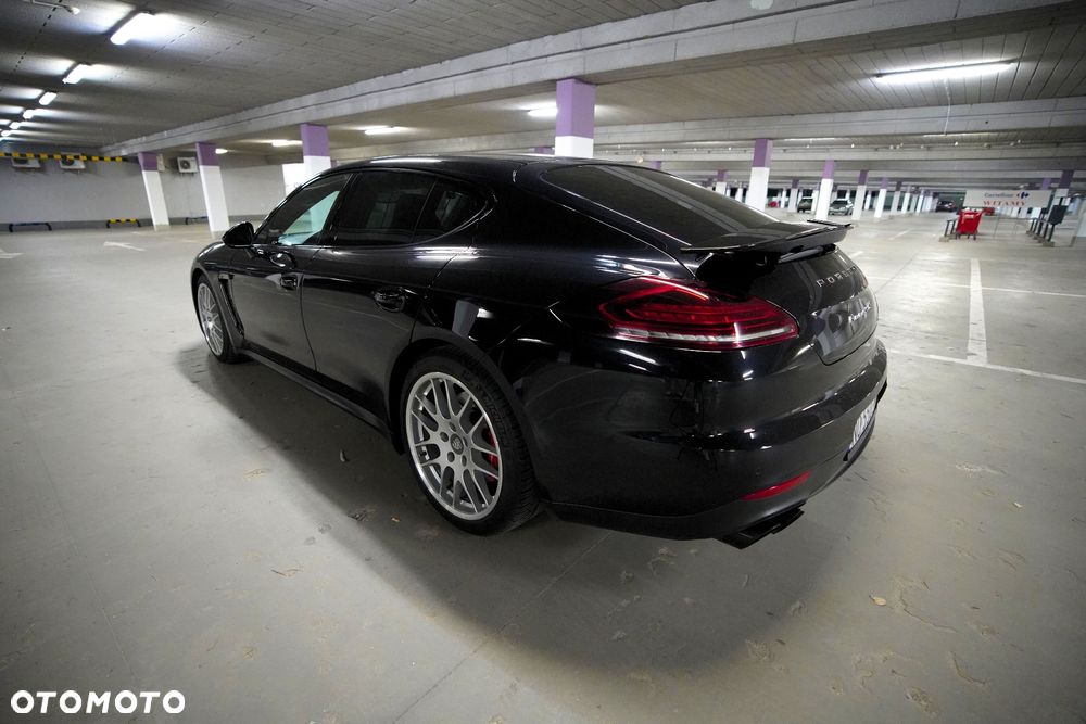 Porsche Panamera GTS - 8