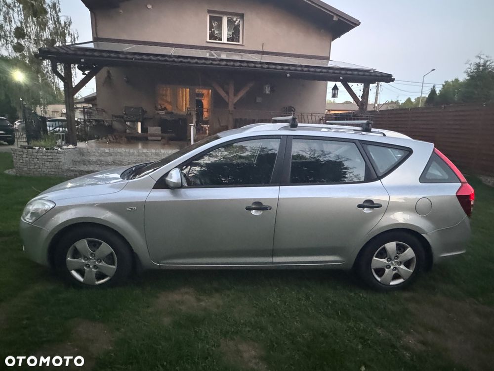 Kia Ceed - 4