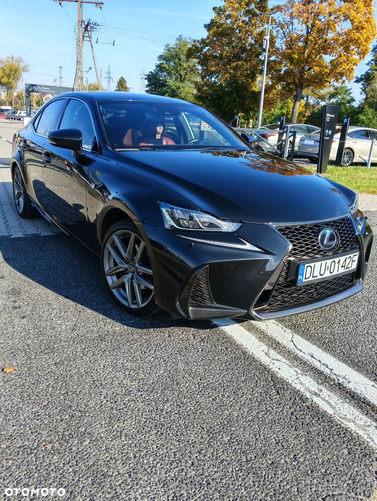 Lexus IS - 10