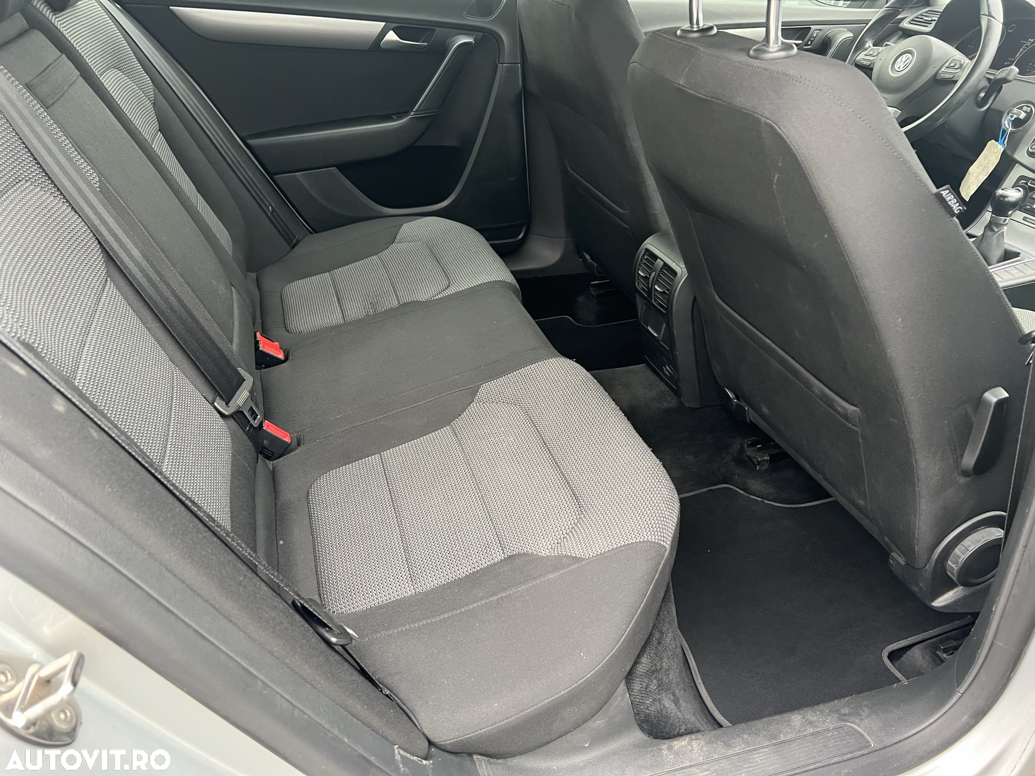 Volkswagen Passat - 15