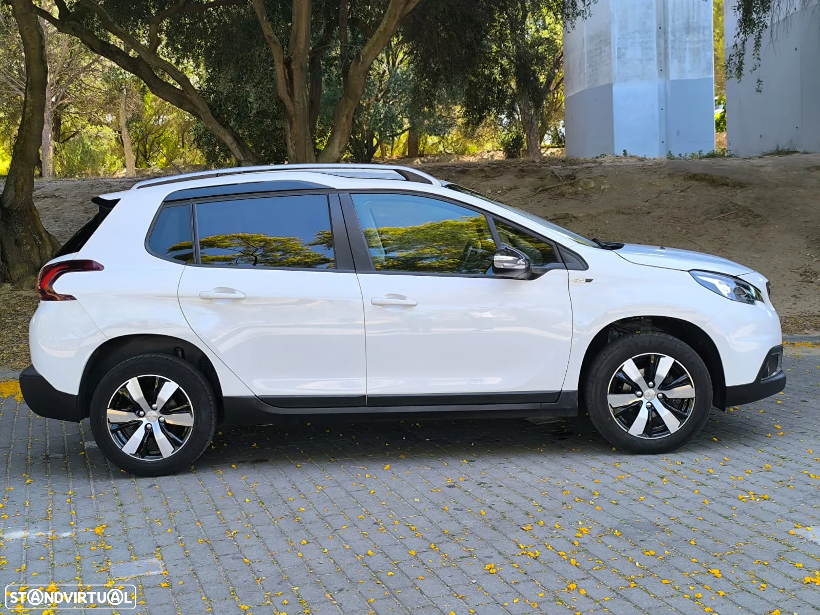 Peugeot 2008 1.2 PureTech Style - 6