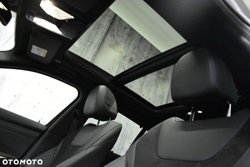 BMW Seria 3 320d xDrive mHEV M Sport - 12