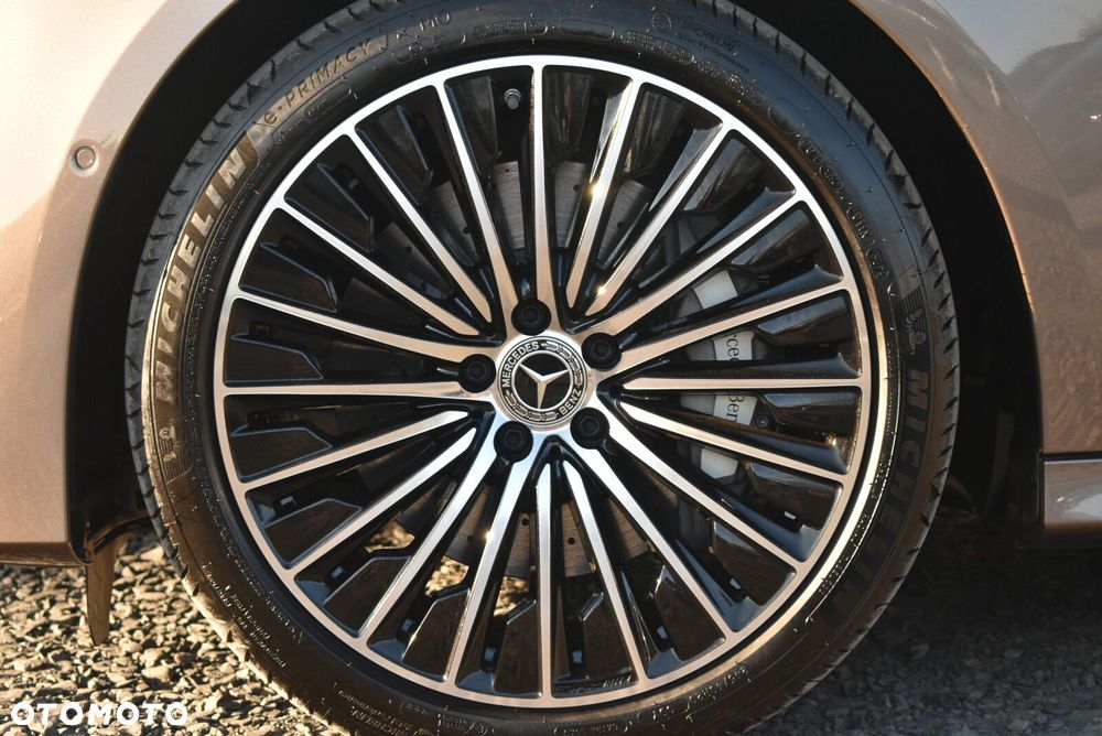 Mercedes-Benz Klasa E 220 d mHEV 4-Matic AMG 9G-Tronic - 11
