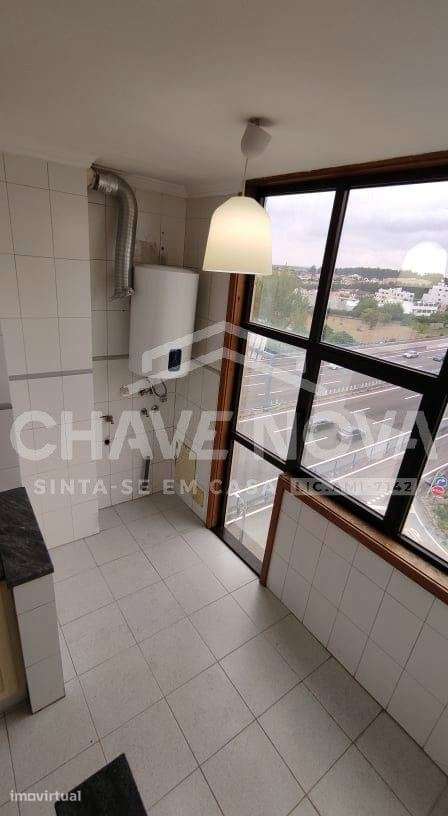 IF - Apartamento T2 com elevador, varanda e vistas de mar - Grande imagem: 5/15